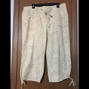 FADED GLORY CAPRIS NWOT